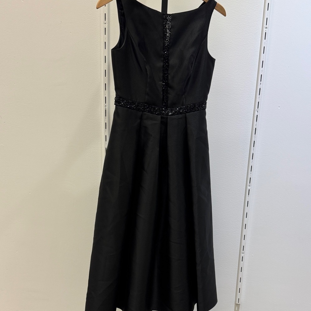 🖤. Adrianna Papell Black Midi Dress